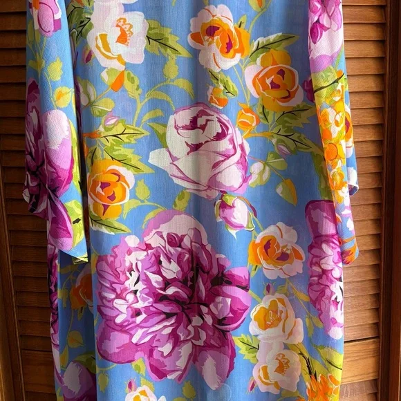 Floral Kimono with Vibrant Colors - Picture 2 of 2